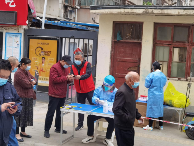 中共郑州建投联合团支部 迎难而上抗疫情 志愿服务显担当